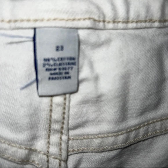 Arizona Juniors 23 Hi-Rise White Denim Cutoff Jean Shorts  4" Inseam NEW - Picture 5 of 12